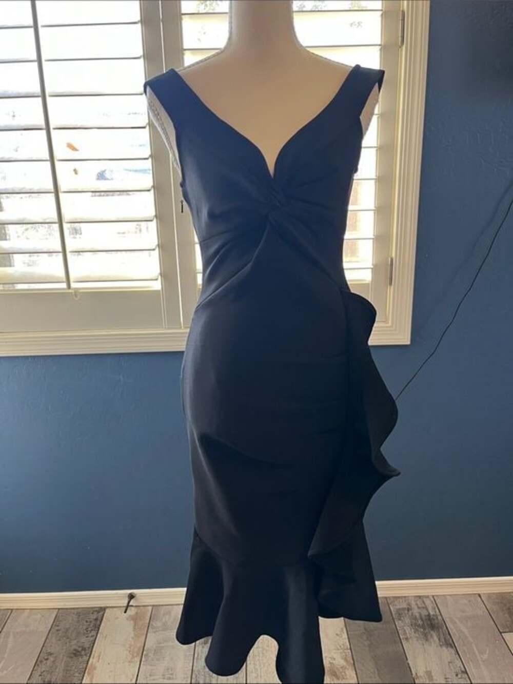 Elegant Black  V-Neck Ruffle Midi Dress